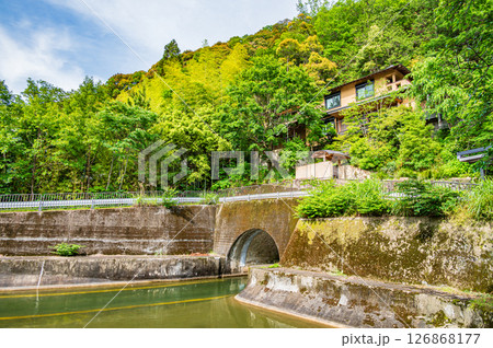 琵琶湖疏水　諸羽トンネル出口　京都市 126868177