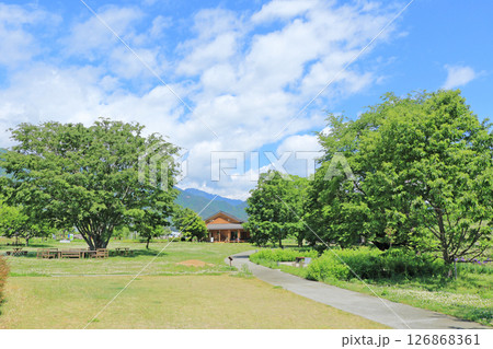 5月の安曇野ちひろ公園 126868361