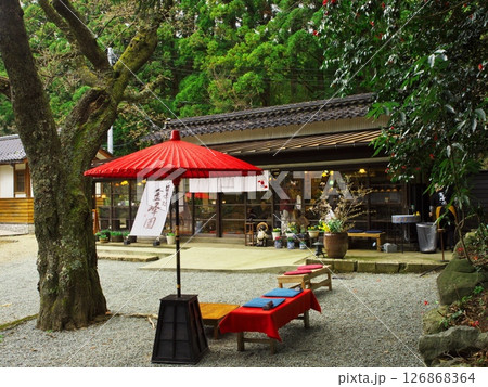 春の秋田県 金峰神社内の和風喫茶 金峰園 春の秋田県 金峰神社内の和風喫茶 金峰園 126868364