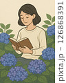 読書している女性と紫陽花 126868391