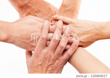 たくさんの人の手アップ たくさんの人の手アップ 126869017