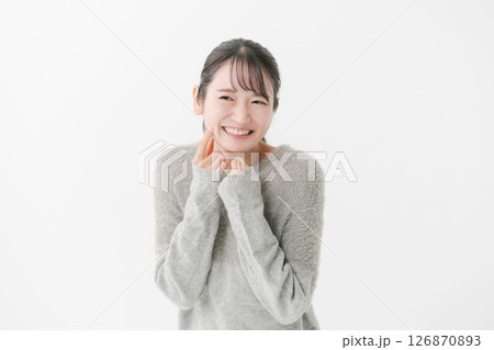 肌のケアをする女性 126870893