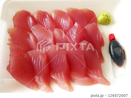 獲れたてマグロの刺身 126872007