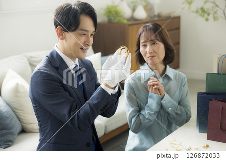 訪問買取査定    126872033