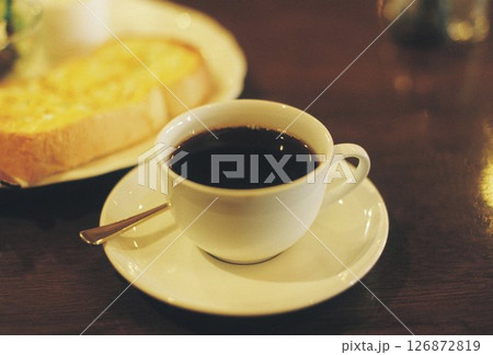 コーヒーとモーニングトースト コーヒーとモーニングトースト 126872819