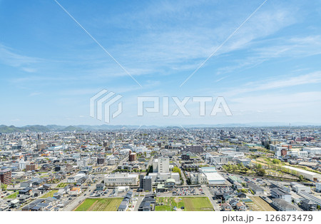 岐阜県岐阜市　快晴の岐阜市の街並み（岐阜県庁より東方面） 126873479
