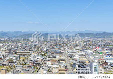 岐阜県岐阜市　快晴の岐阜市の街並み（岐阜県庁より北方面） 126873483