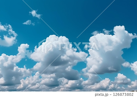 白い雲が広がる爽やかな青空の背景素材 126873802