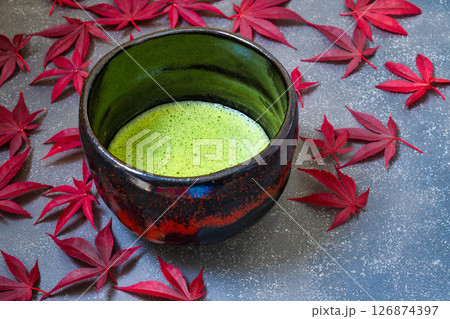 日本の茶道　秋のイメージで 126874397