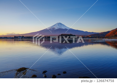 Mount Fuji Reflection on Lake Kawaguchiko at Sunrise 126874758