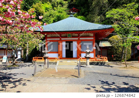 宇宙エネルギーが降注ぎ京の都の鬼門を護り護法魔王尊を奉安する… 鞍馬寺『光明心殿』 126874842