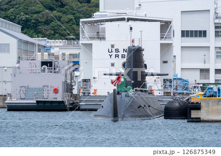 横須賀港 アメリカ海軍の潜水艦 横須賀港 アメリカ海軍の潜水艦 126875349