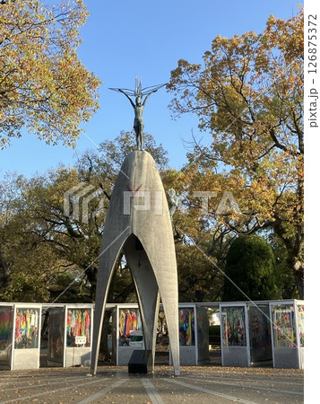 原爆の子の像　広島平和記念公園 126875372