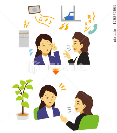 雑音化での聞き取りが難しいため静かな環境で会話する女性達 雑音化での聞き取りが難しいため静かな環境で会話する女性達 126875669