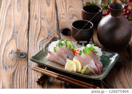 しまあじのお刺身 126875904
