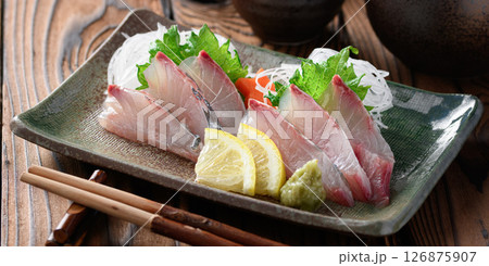 しまあじのお刺身 126875907