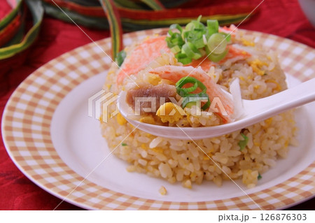 チャーハン レンゲ持ち上げ チャーハン レンゲ持ち上げ 126876303