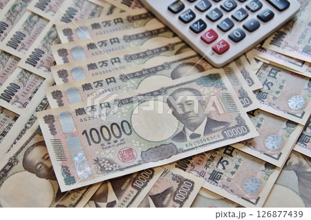 壱万円札のイメージ・電卓あり 壱万円札のイメージ・電卓あり 126877439