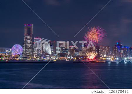 《神奈川県》横浜開港祭・打上花火 《神奈川県》横浜開港祭・打上花火 126878452