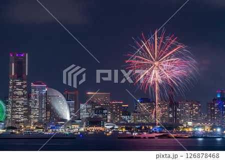 《神奈川県》横浜開港祭・打上花火 《神奈川県》横浜開港祭・打上花火 126878468