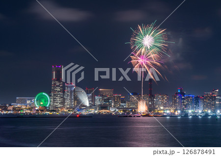 《神奈川県》横浜開港祭・打上花火 126878491