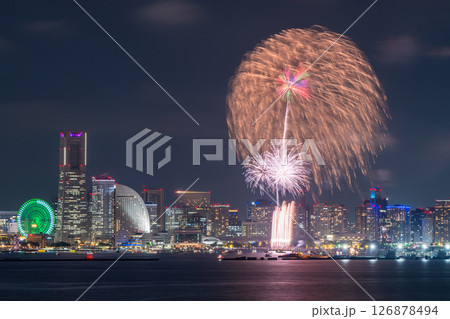 《神奈川県》横浜開港祭・打上花火 126878494
