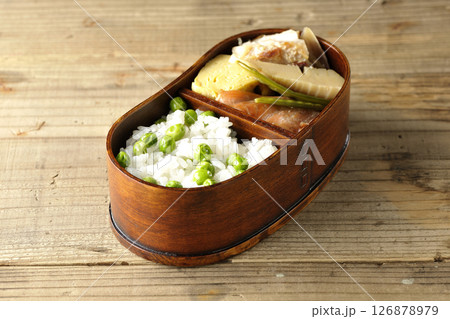 おかずたっぷり豆ご飯弁当 おかずたっぷり豆ご飯弁当 126878979