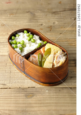 おかずたっぷり豆ご飯弁当 おかずたっぷり豆ご飯弁当 126878992