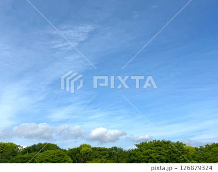 空と太陽と雲 126879324