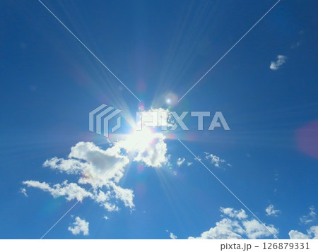 空と太陽と雲 126879331