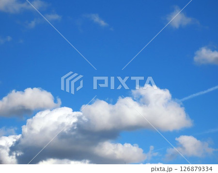 空と太陽と雲 126879334