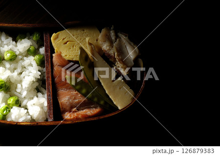 おかずたっぷり豆ご飯弁当 126879383