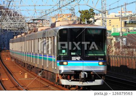 目黒線を走行する東京メトロ9000系電車 目黒線を走行する東京メトロ9000系電車 126879563