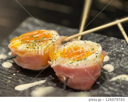 半熟卵のマヨソース焼き 126879783