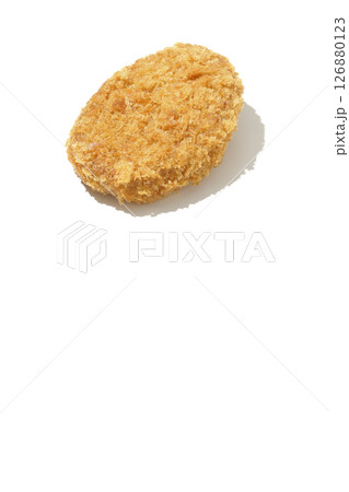 ビーフコロッケを白背景で撮影 ビーフコロッケを白背景で撮影 126880123