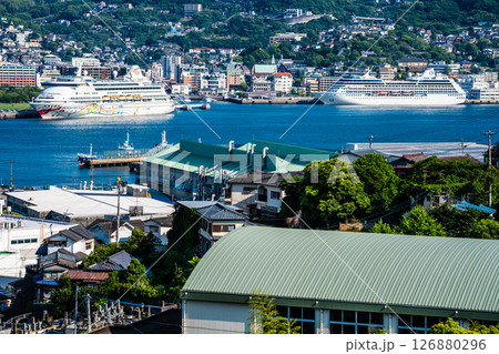 長崎港客船入港(Blue Dream Melody&Regatta)対岸から【長崎市】 長崎港客船入港(Blue Dream Melody&Regatta)対岸から【長崎市】 126880296