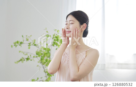 女性 美容 フェイシャルケア 自宅 女性 美容 フェイシャルケア 自宅 126880532