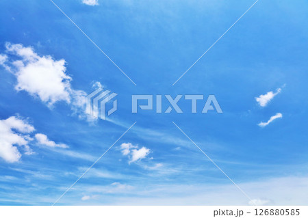 夏の青空と雲 夏の青空と雲 126880585