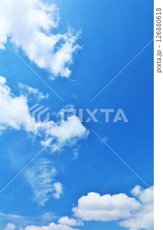 夏の青空と雲 夏の青空と雲 126880618