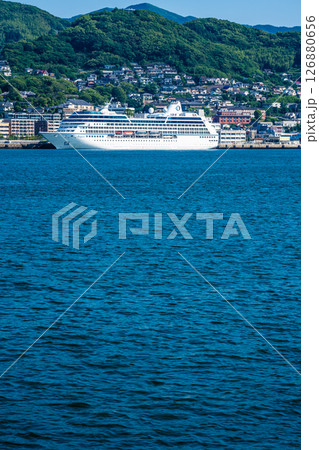 長崎港客船入港(Regatta)対岸から【長崎市】 長崎港客船入港(Regatta)対岸から【長崎市】 126880656