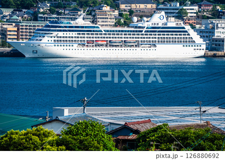 長崎港客船入港（Regatta）対岸から【長崎市】 126880692