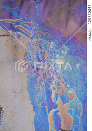 カラフルな水の紋様 126880848