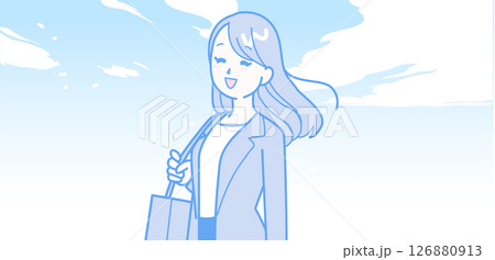 爽やかに晴れた空とスーツの女性 126880913