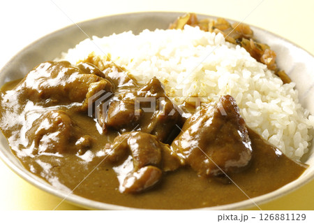 大きな鶏肉がゴロゴロと入っているチキンカレー 大きな鶏肉がゴロゴロと入っているチキンカレー 126881129