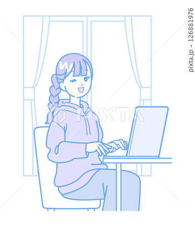 パソコン作業をしている女性 126881976