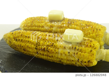 プレートの上にコーンバター 126882048