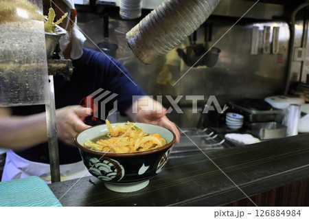 立ち食いソバ屋のかき揚げ蕎麦 立ち食いソバ屋のかき揚げ蕎麦 126884984