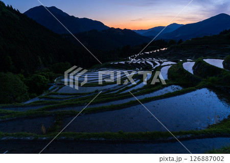 《三重県》丸山千枚田の夕暮れ 《三重県》丸山千枚田の夕暮れ 126887002