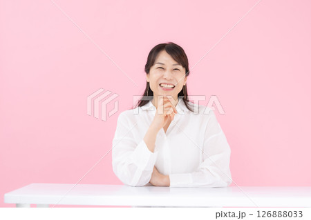 女性 スキンケア 女性 スキンケア 126888033