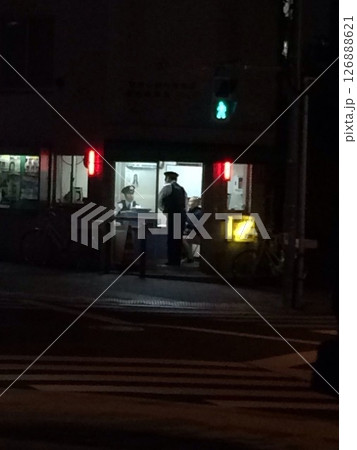 夜の交番 夜の交番 126888621